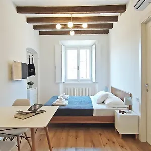 Navigli - Via Vigevano Appartamento Milano
